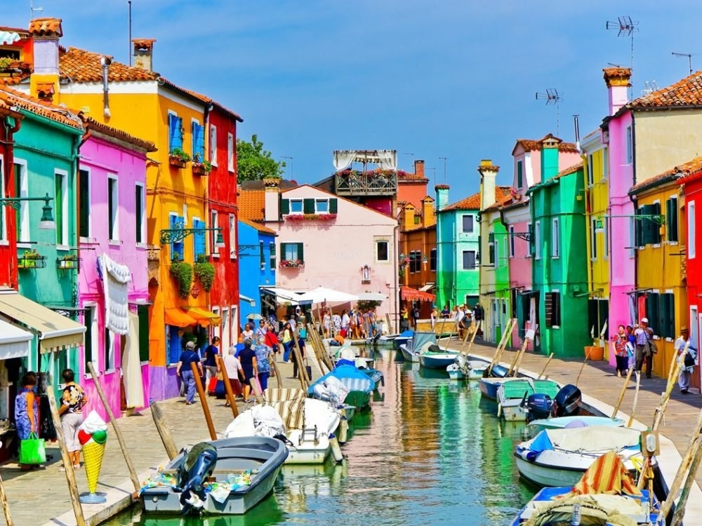 "Scopri l'Arcipelago di Case Colorate: Il Segreto Nascosto del Veneto"