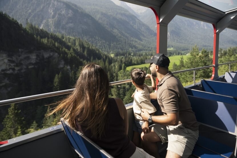 "Esplora il Trenino Rosso dell'Albula: Le Bellezze Unesco da Non Perdere"