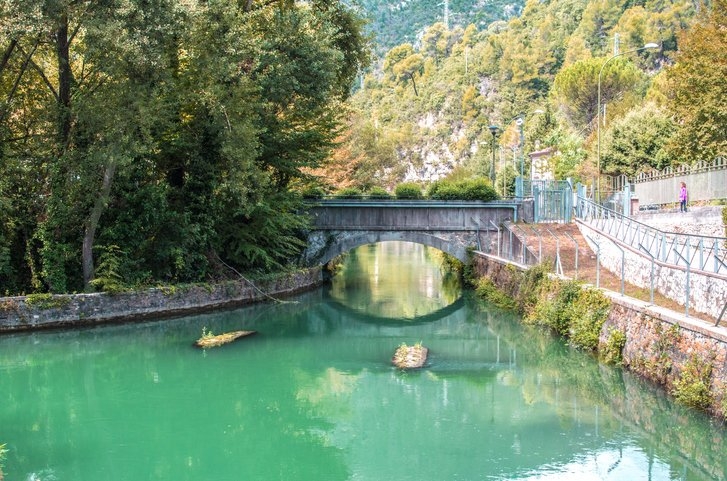 Esplora la Valle più Selvaggia d'Italia: Cascate, Rafting e Borghi da Scoprire